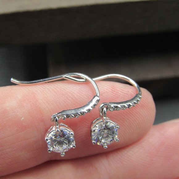 Sterling Silver Small Simple Style CZ Earrings Vintage - Picture 4 of 7